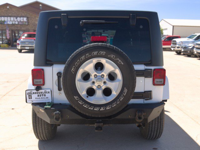 Used 2014 Jeep Wrangler Unlimited Sahara w/ Connectivity Group AWD/4WD image 4