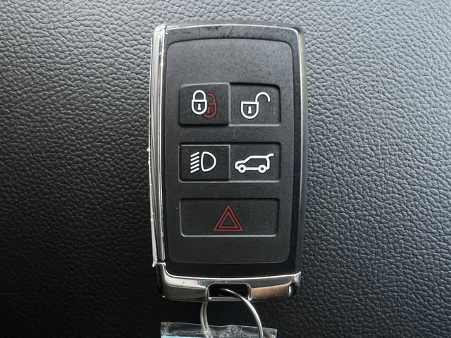 Used 2026 Jaguar F-PACE R-Dynamic S AWD/4WD image 26