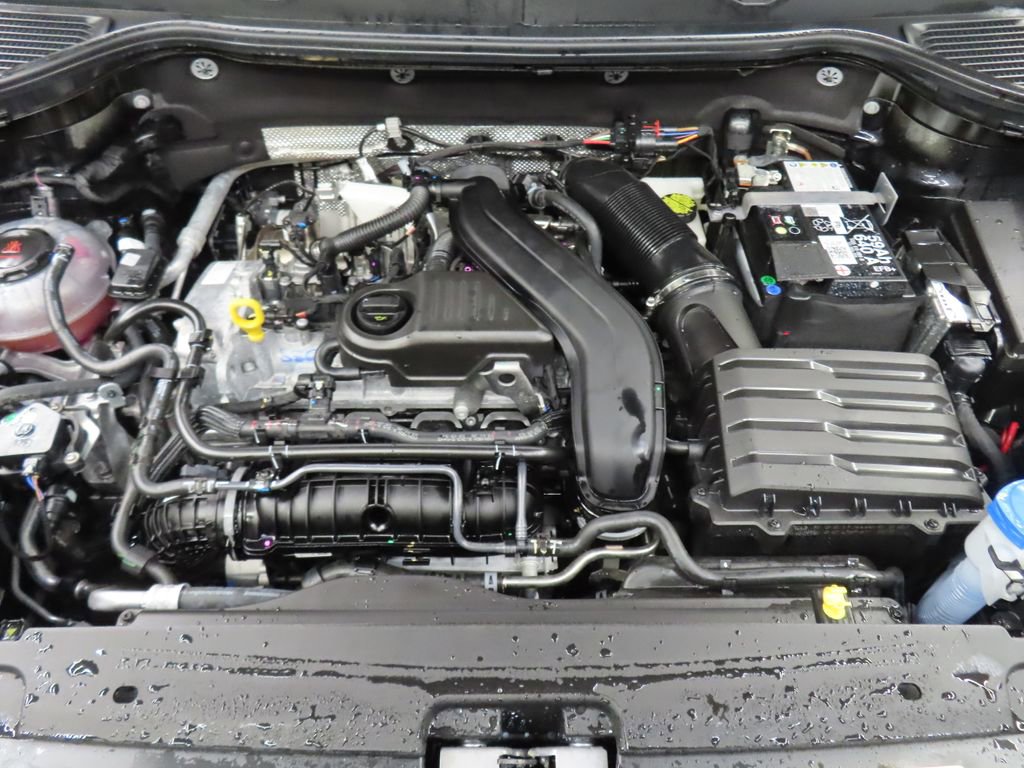 Used 2025 Volkswagen Taos SE AWD/4WD image 26