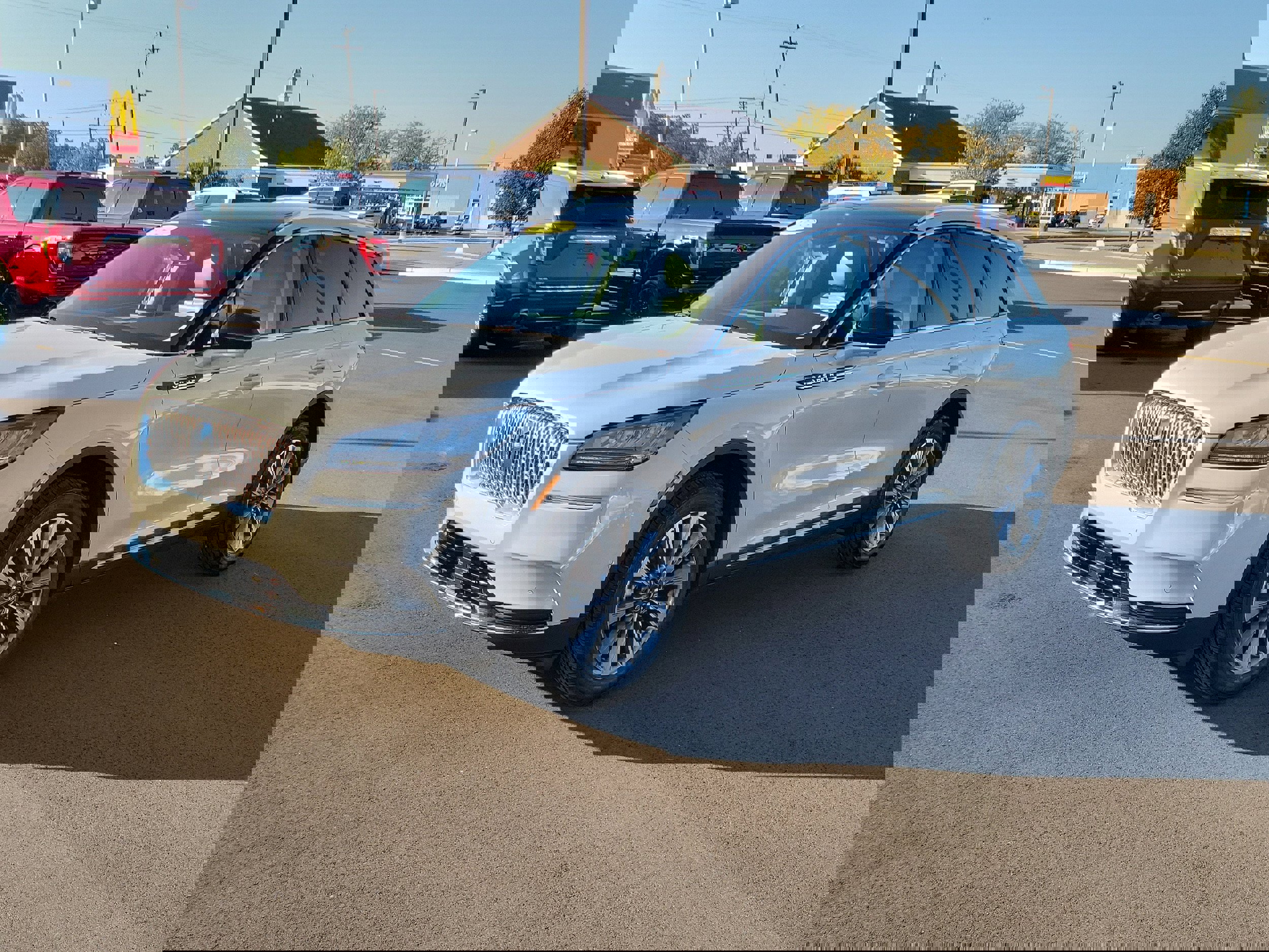 Used 2022 Lincoln Corsair Reserve w/ Equipment Group 201A image 2