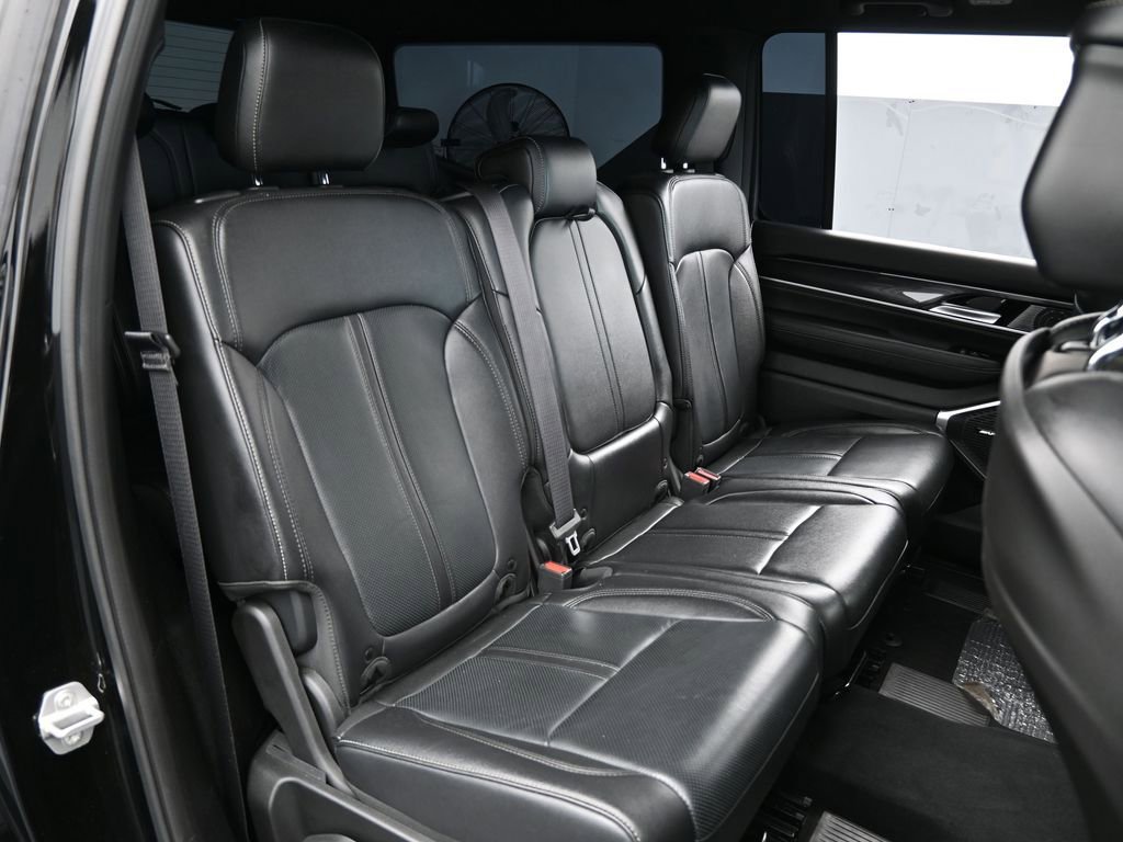 Used 2024 Jeep Wagoneer 2WD image 47