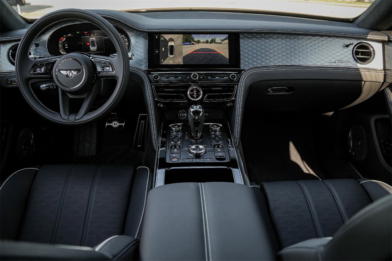New 2025 Bentley Flying Spur Plug-In Hybrid image 4