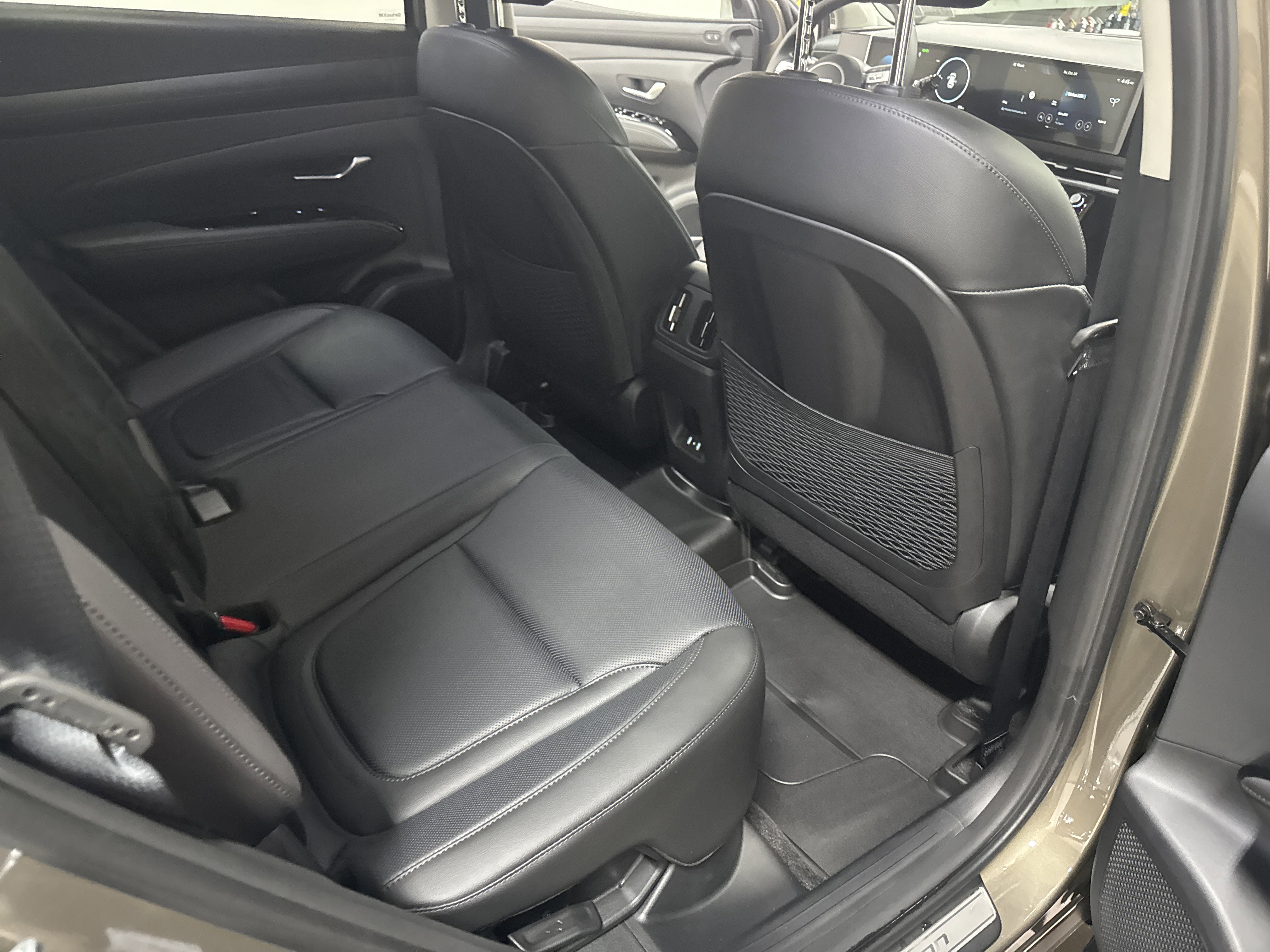 Used 2025 Hyundai Tucson Limited image 36