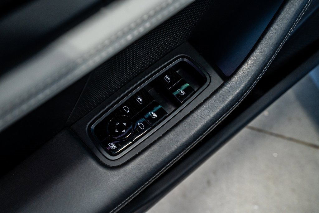 Used 2021 Porsche Taycan 4S image 32