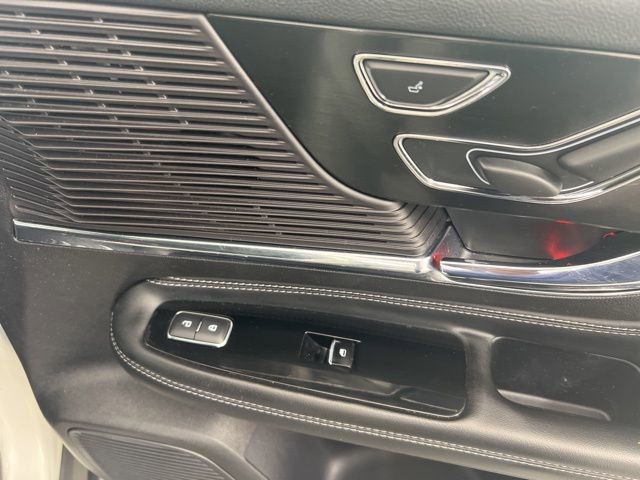 Certified 2022 Lincoln Corsair AWD w/ Premium Package image 26