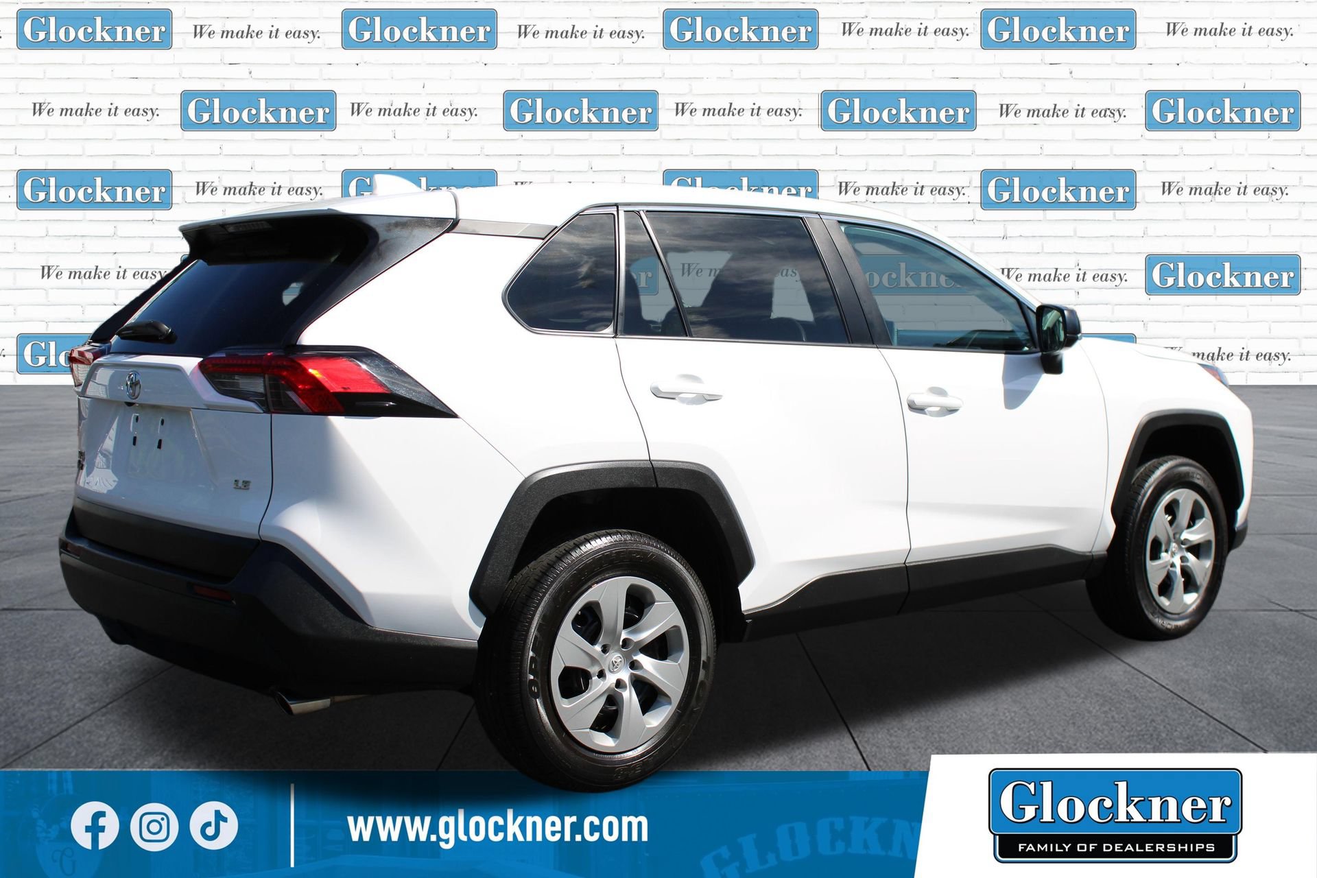 Used 2023 Toyota RAV4 LE FWD image 6