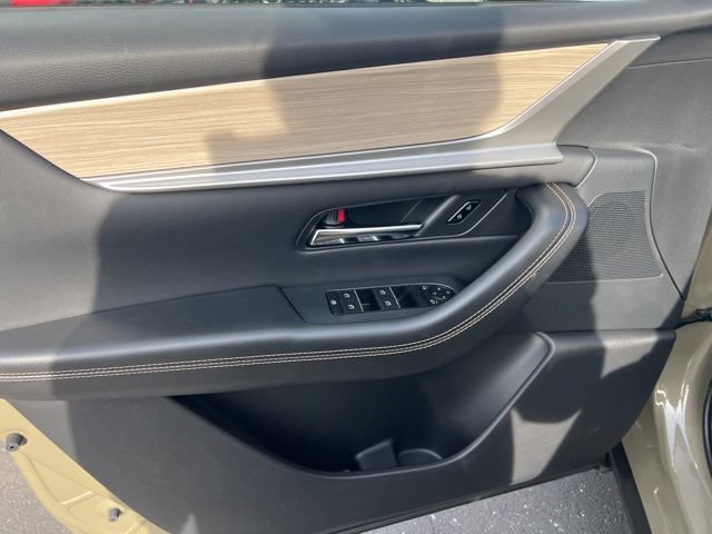 New 2025 MAZDA CX-70 Plug-In Hybrid w/ Premium Pkg AWD/4WD image 17