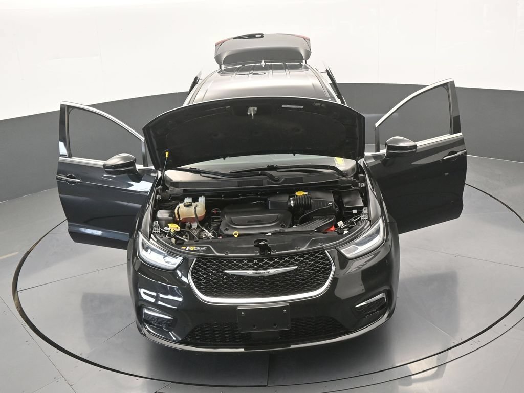 Used 2023 Chrysler Pacifica Touring-L FWD image 69