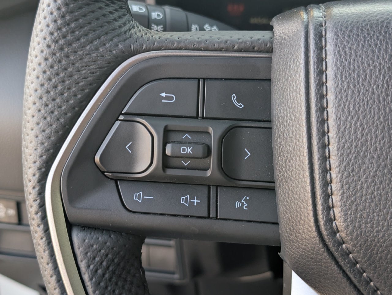 Used 2026 Toyota Tundra Limited AWD/4WD image 24