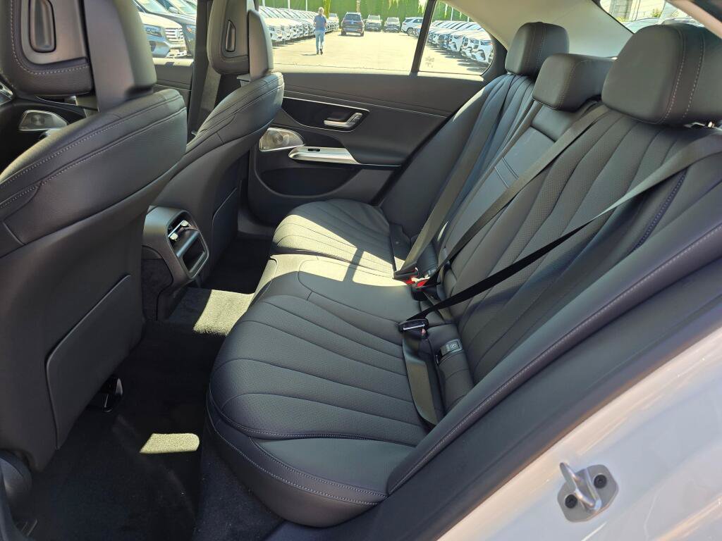 New 2026 Mercedes-Benz E 350 4MATIC Sedan image 18