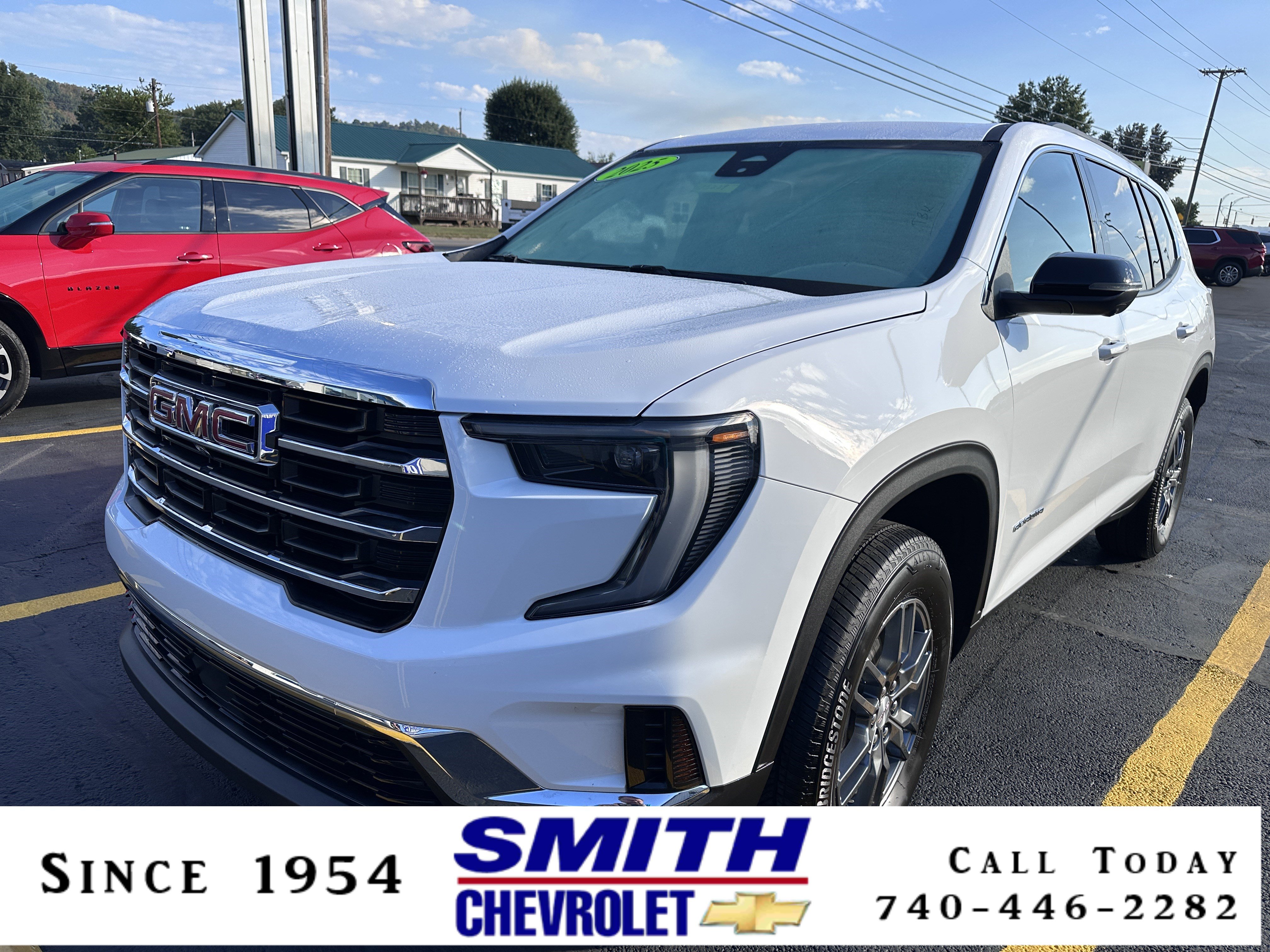 Used 2025 GMC Acadia Elevation image 1