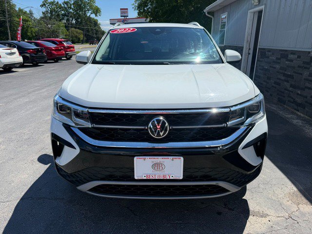 Used 2022 Volkswagen Taos SEL AWD/4WD image 2