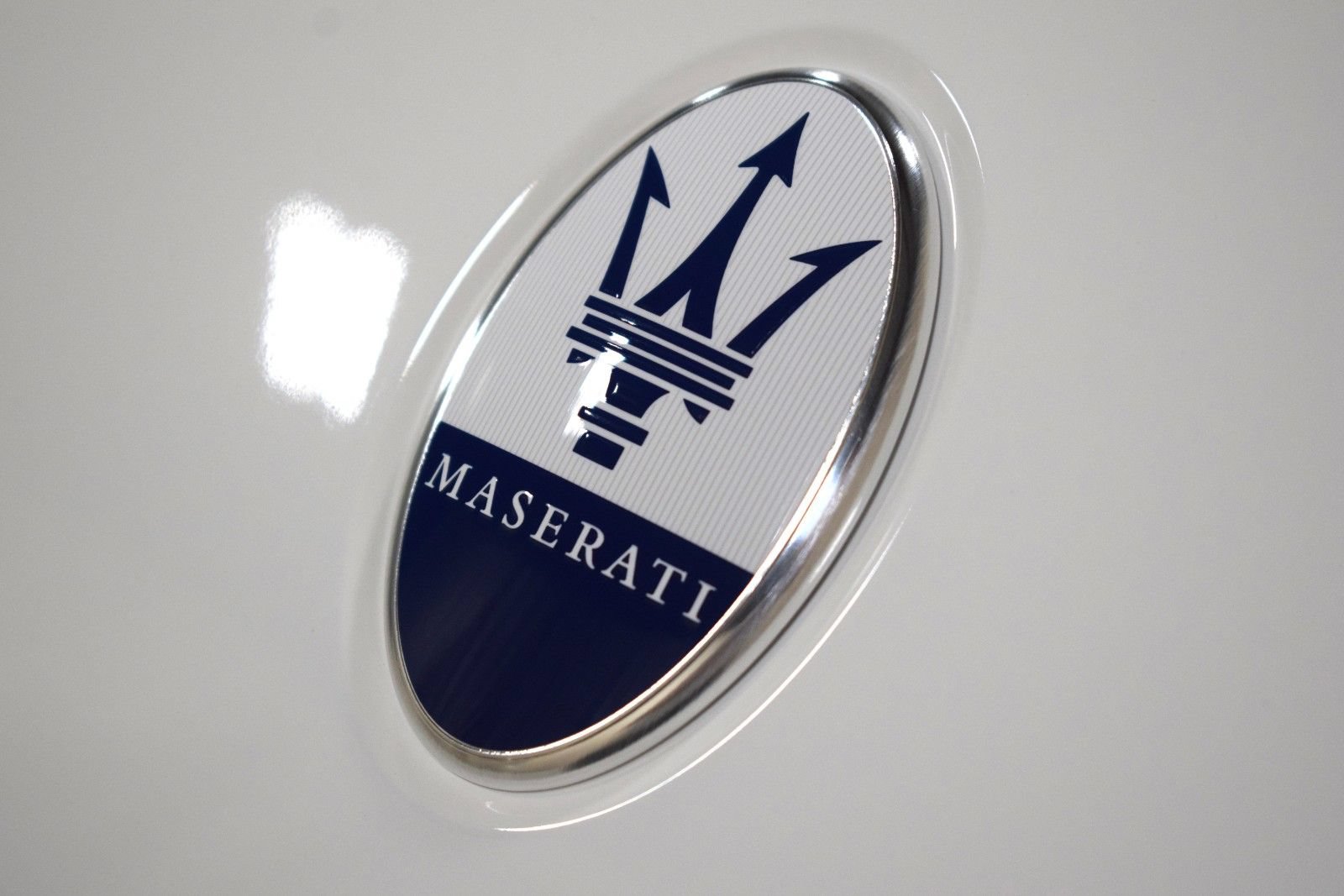 Certified 2025 Maserati Grecale Modena AWD/4WD image 3