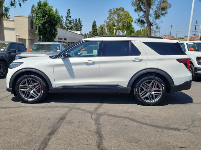 Used 2026 Ford Explorer ST-Line w/ ST-Line Street Pack RWD image 29