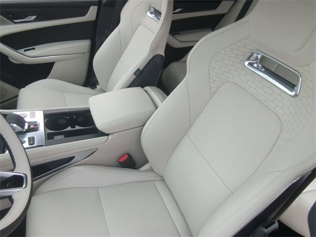 New 2025 Jaguar F-PACE R-Dynamic S image 13