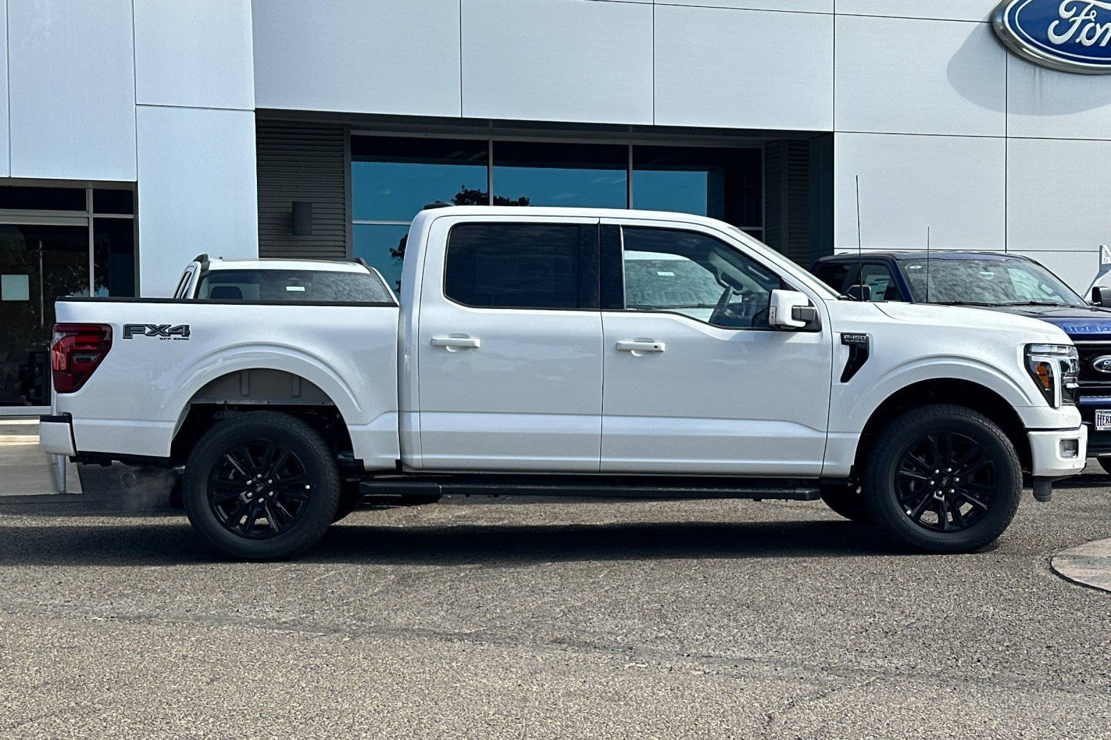 New 2026 Ford F150 Platinum w/ FX4 Off-Road Package AWD/4WD image 3