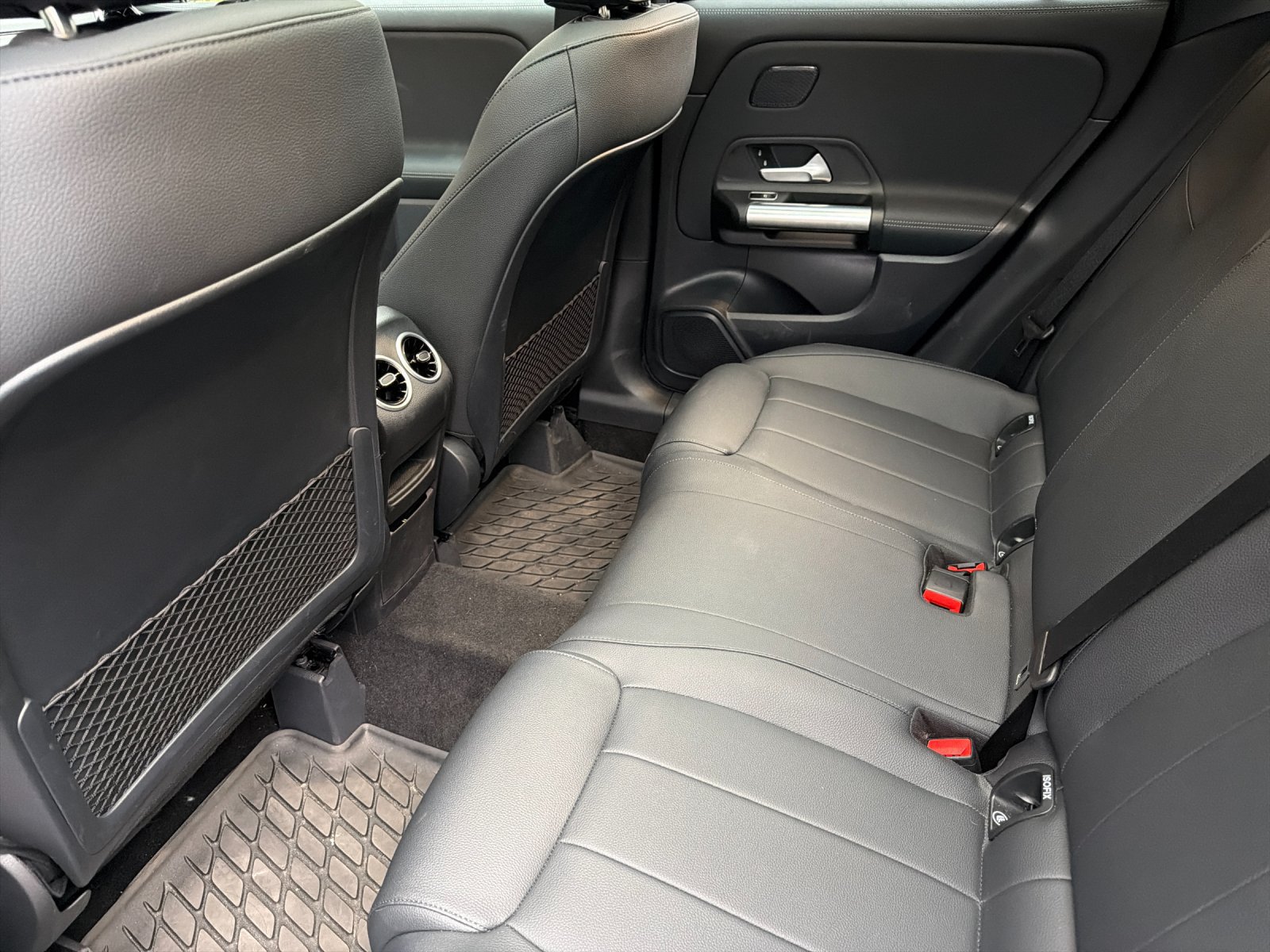 Used 2026 Mercedes-Benz GLA 250 image 9