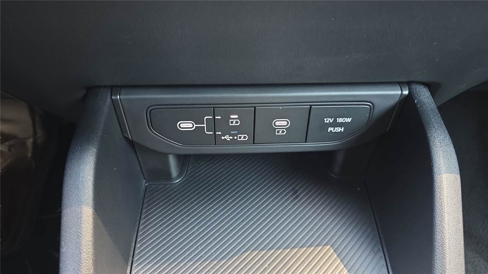 Used 2025 Kia K4 LXS image 19