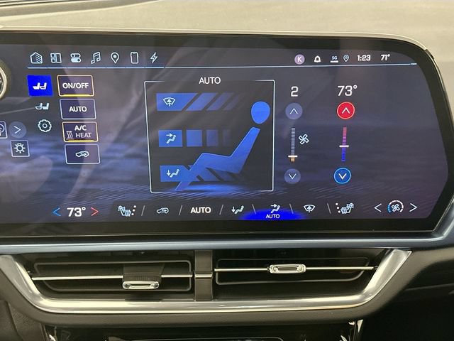 Used 2024 Chevrolet Equinox EV LT FWD image 12