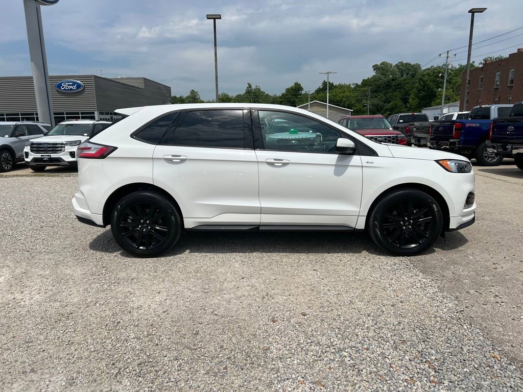 Used 2024 Ford Edge ST-Line w/ Class II Trailer Tow Package AWD/4WD image 8