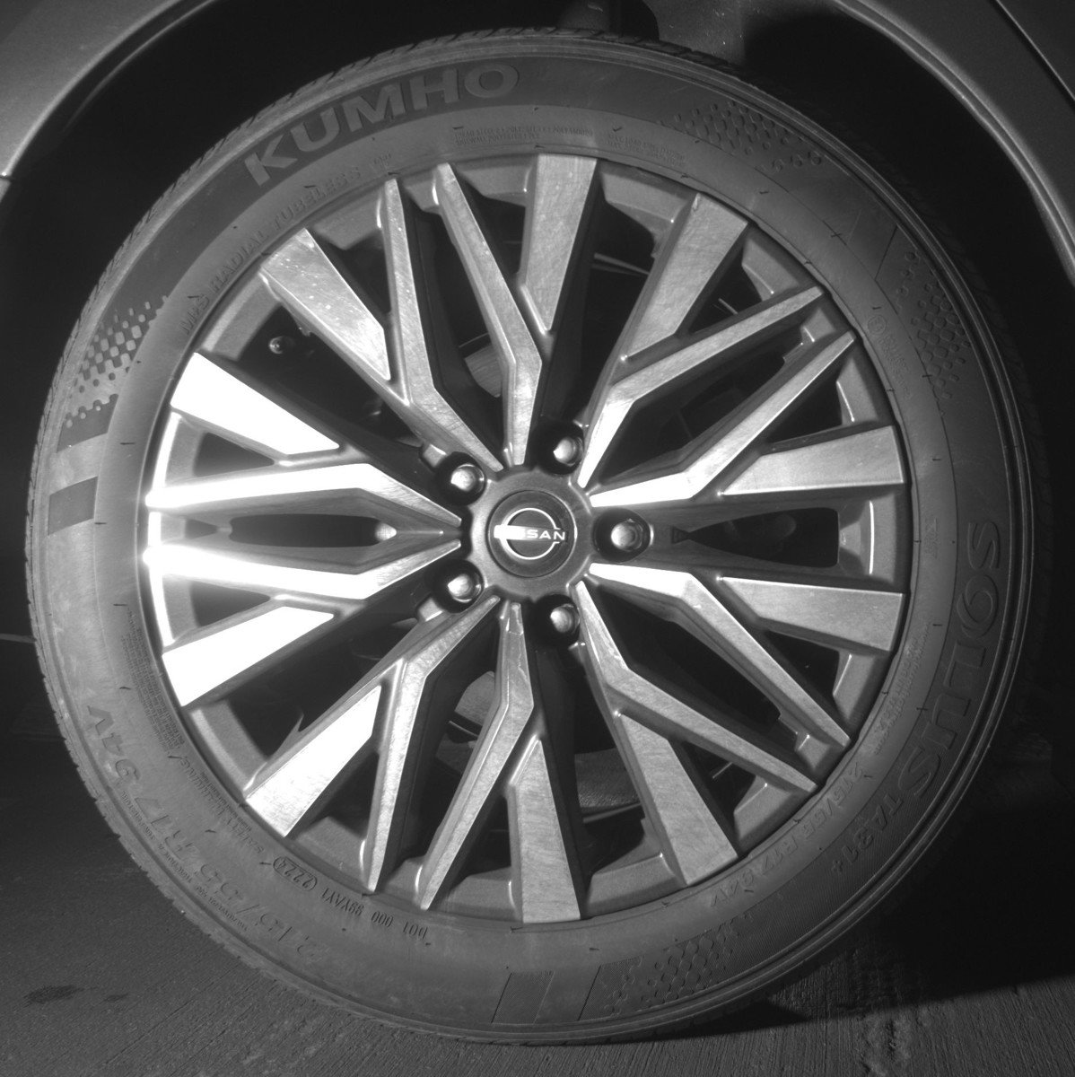 Used 2025 Nissan Altima 2.5 SV FWD image 15