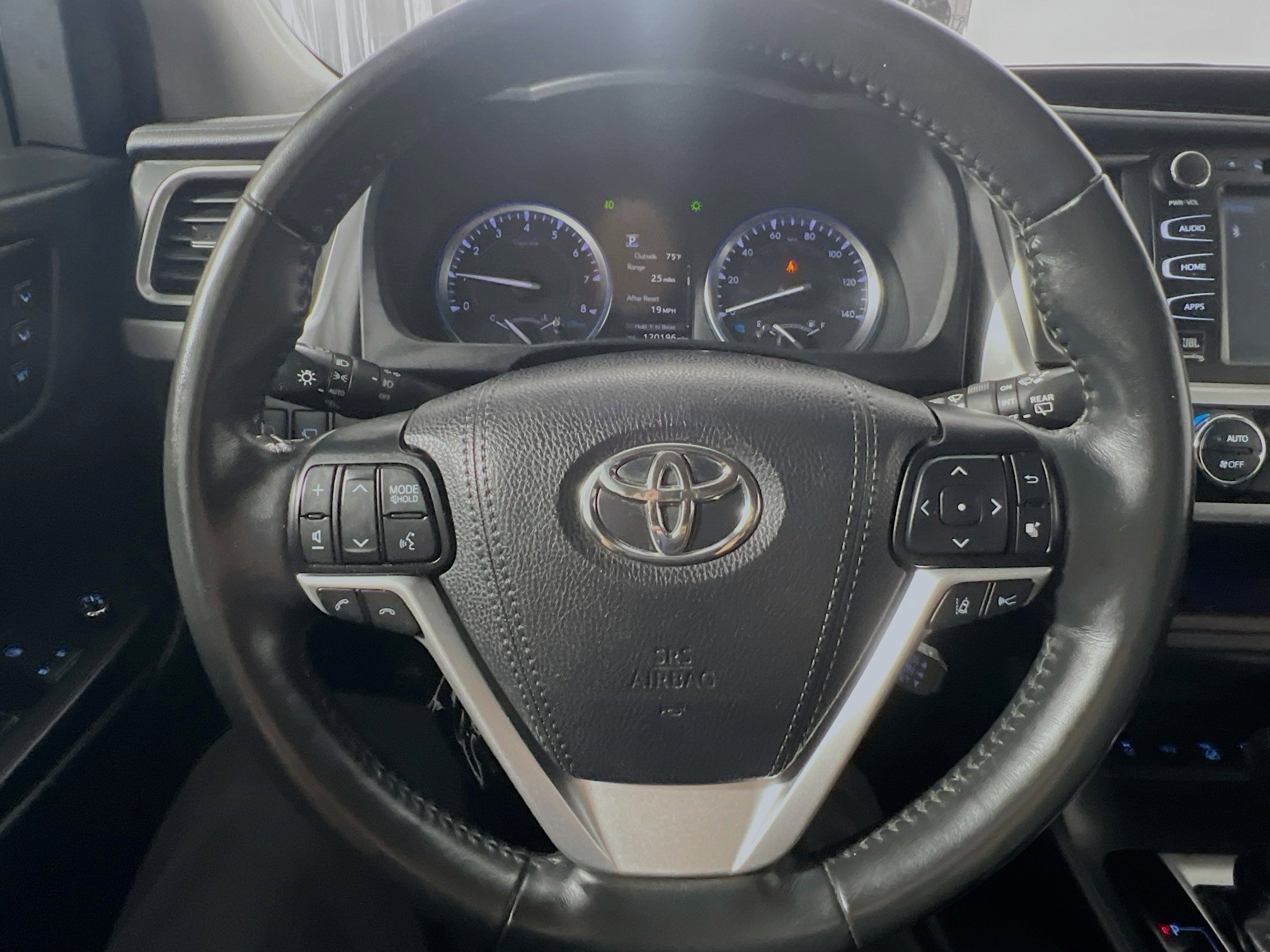 Used 2019 Toyota Highlander Limited Platinum image 18