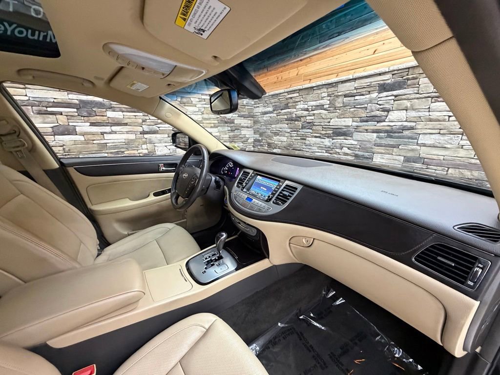 Used 2011 Hyundai Genesis 3.8 w/ Premium Navigation Pkg 3 RWD image 13