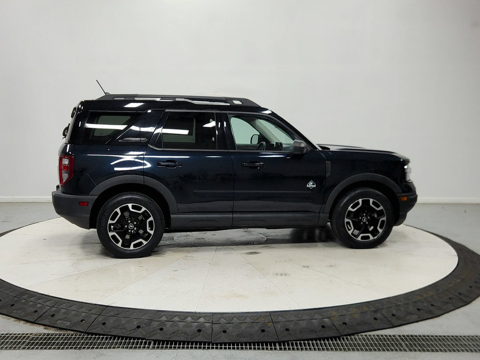 Used 2022 Ford Bronco Sport Outer Banks AWD/4WD image 9