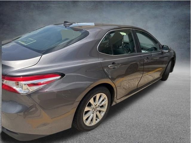 Used 2020 Toyota Camry LE FWD image 6