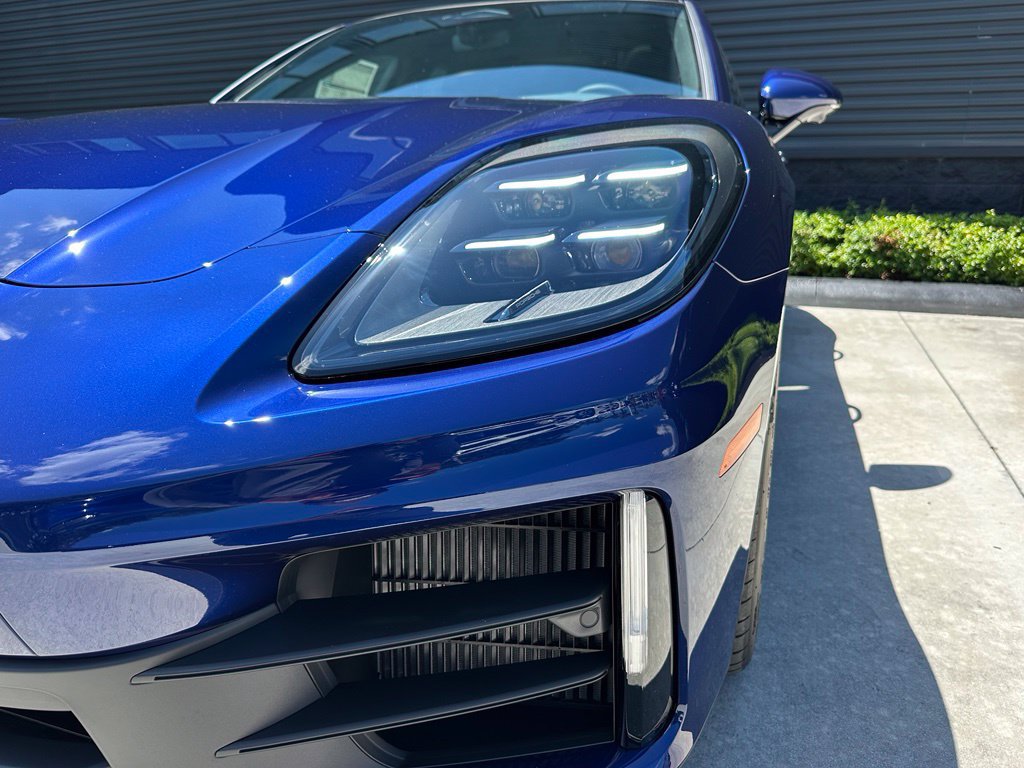 Used 2026 Porsche Panamera RWD image 9