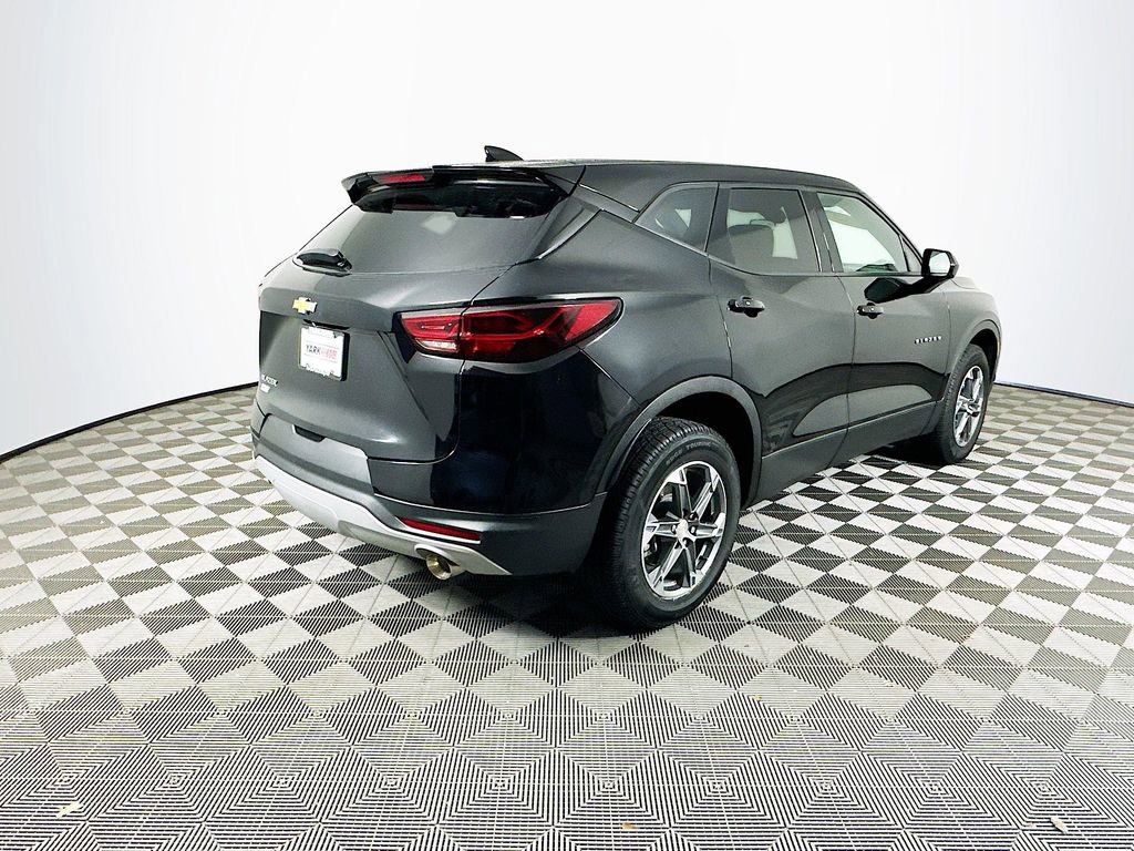 Used 2023 Chevrolet Blazer LT FWD image 10