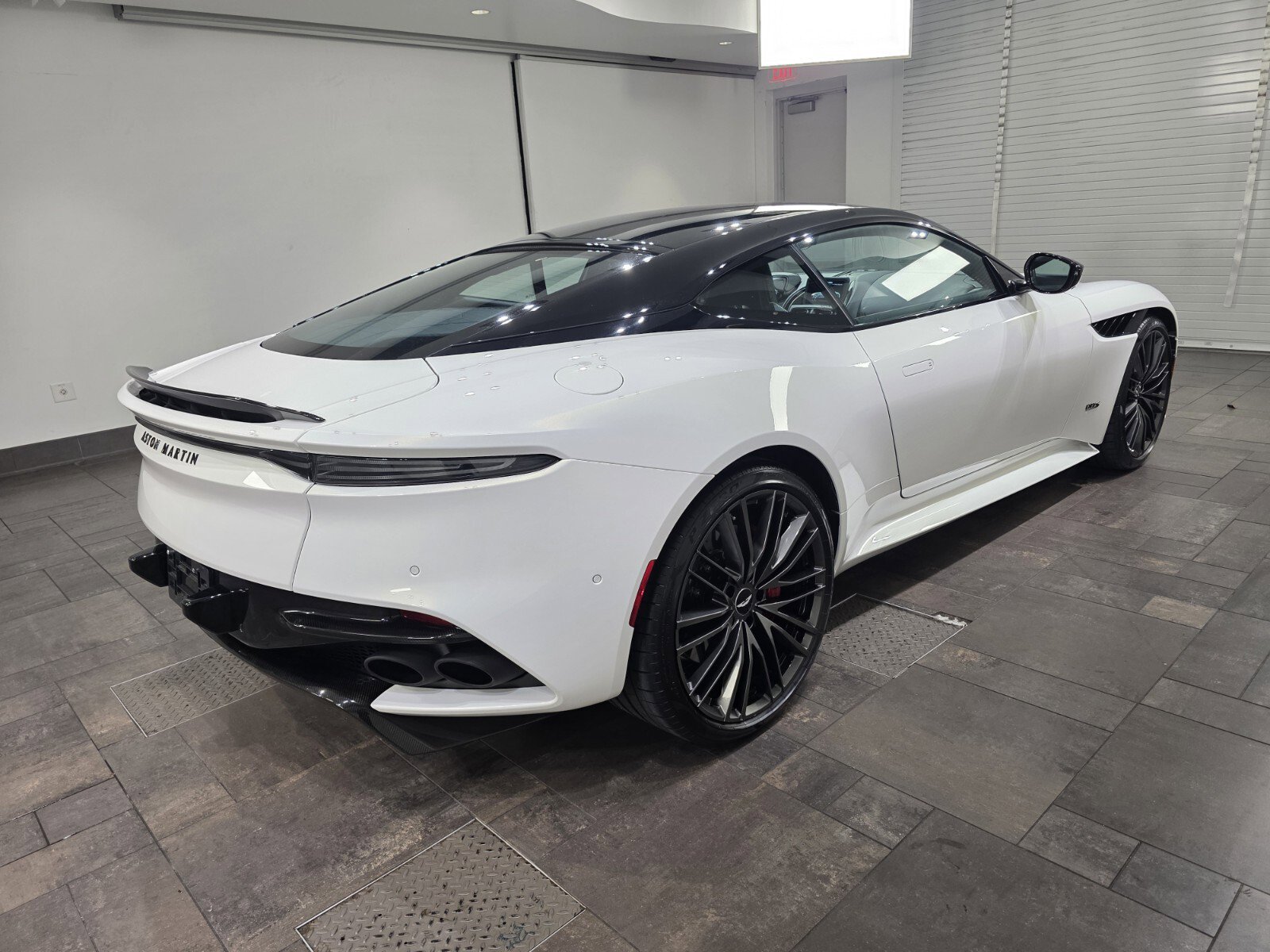 Used 2023 Aston Martin DBS Superleggera image 26