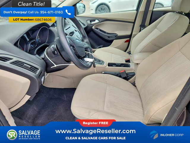 Used 2015 Ford Focus SE FWD image 9