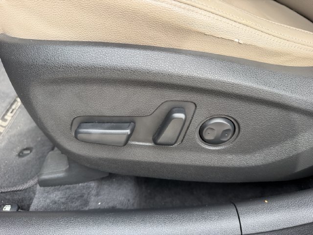 Used 2016 Hyundai Tucson Limited w/ Option Group 03 FWD image 13
