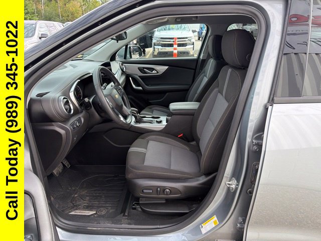 Used 2025 Chevrolet Blazer LT w/ Driver Confidence Package AWD/4WD image 2