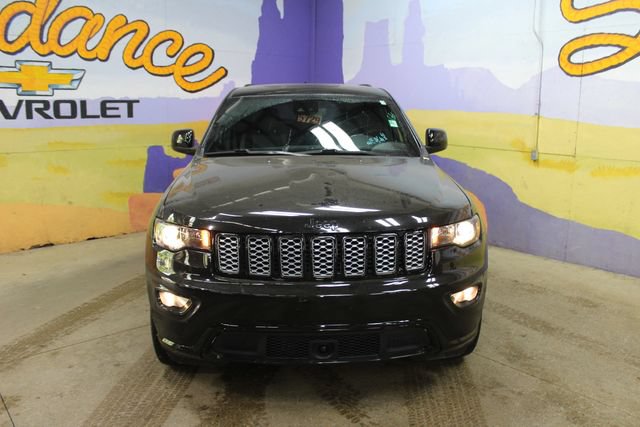 Used 2021 Jeep Grand Cherokee Laredo X AWD/4WD image 3