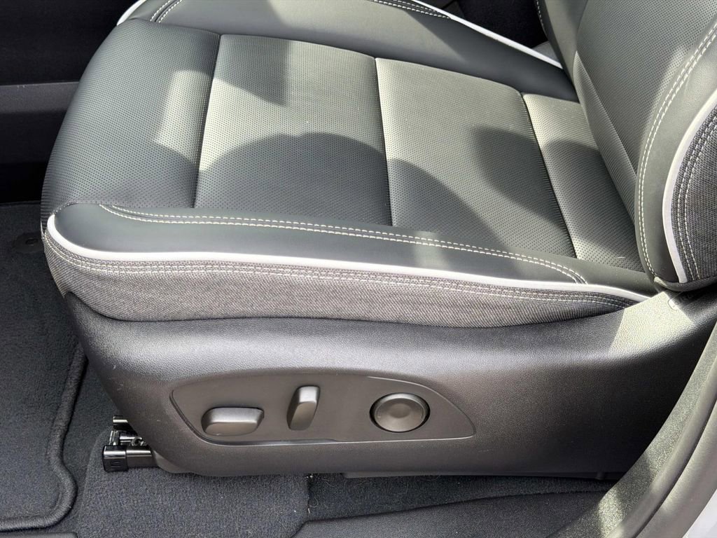 Used 2026 GMC Sierra EV Elevation image 23