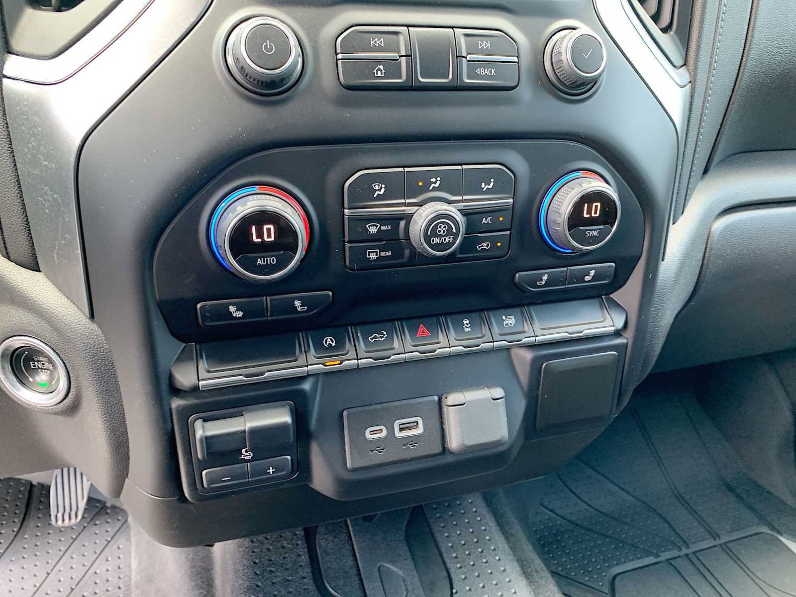 Used 2020 Chevrolet Silverado 1500 LT w/ All-Star Edition AWD/4WD image 17