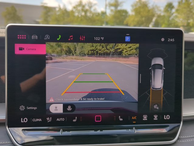 New 2026 Volkswagen Tiguan SE FWD image 28