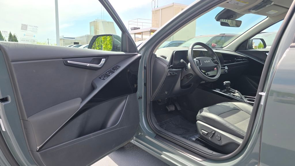 Used 2023 Kia Niro EX FWD image 20