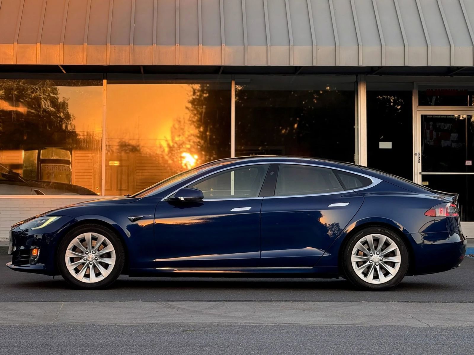 Used 2018 Tesla Model S 75D AWD/4WD image 6