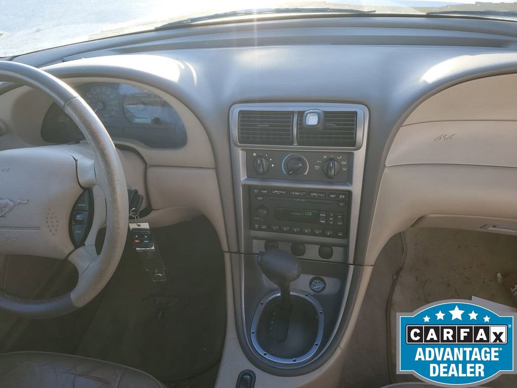Used 2004 Ford Mustang Convertible image 10