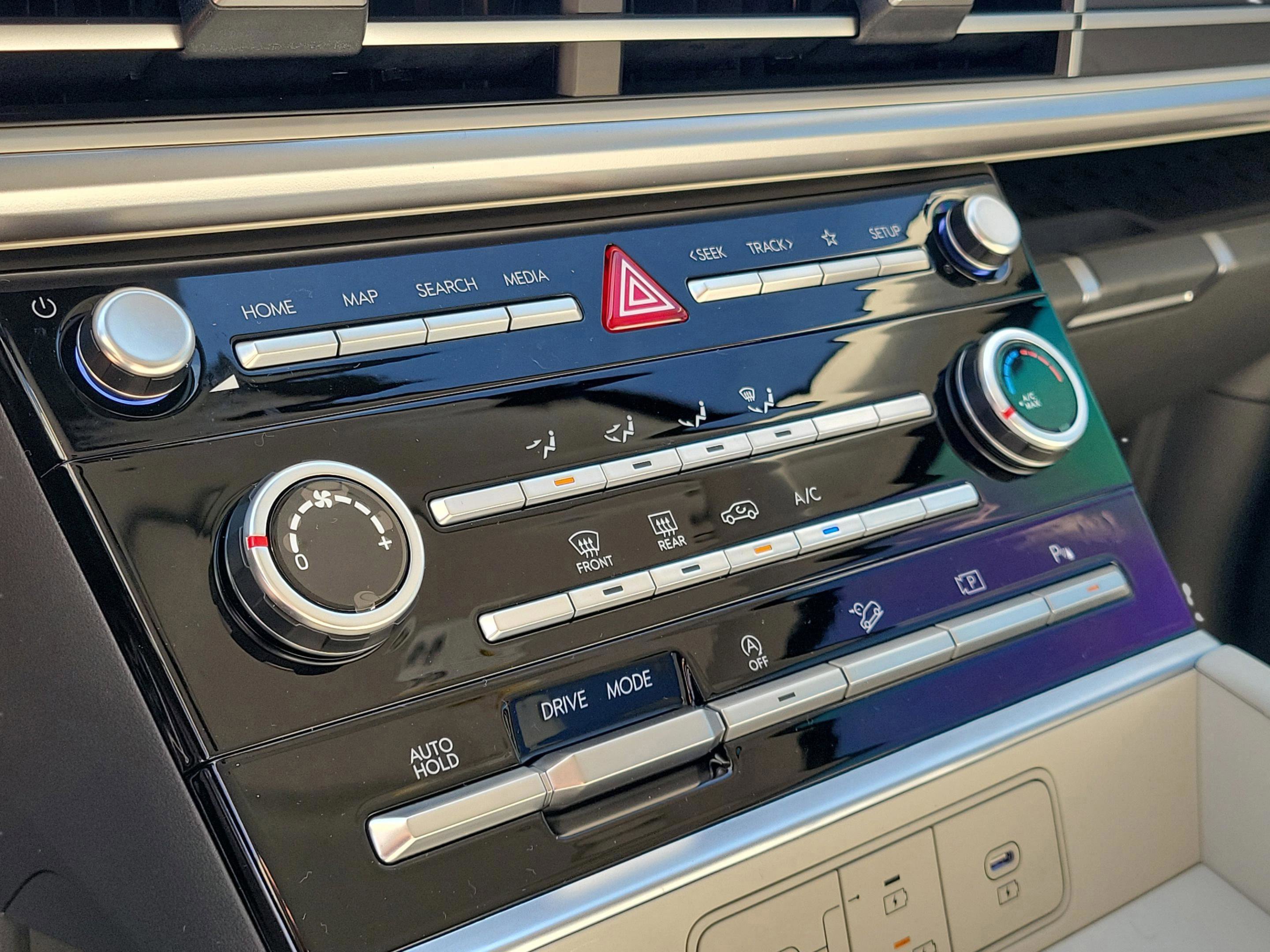 New 2026 Hyundai Santa Fe SE image 22