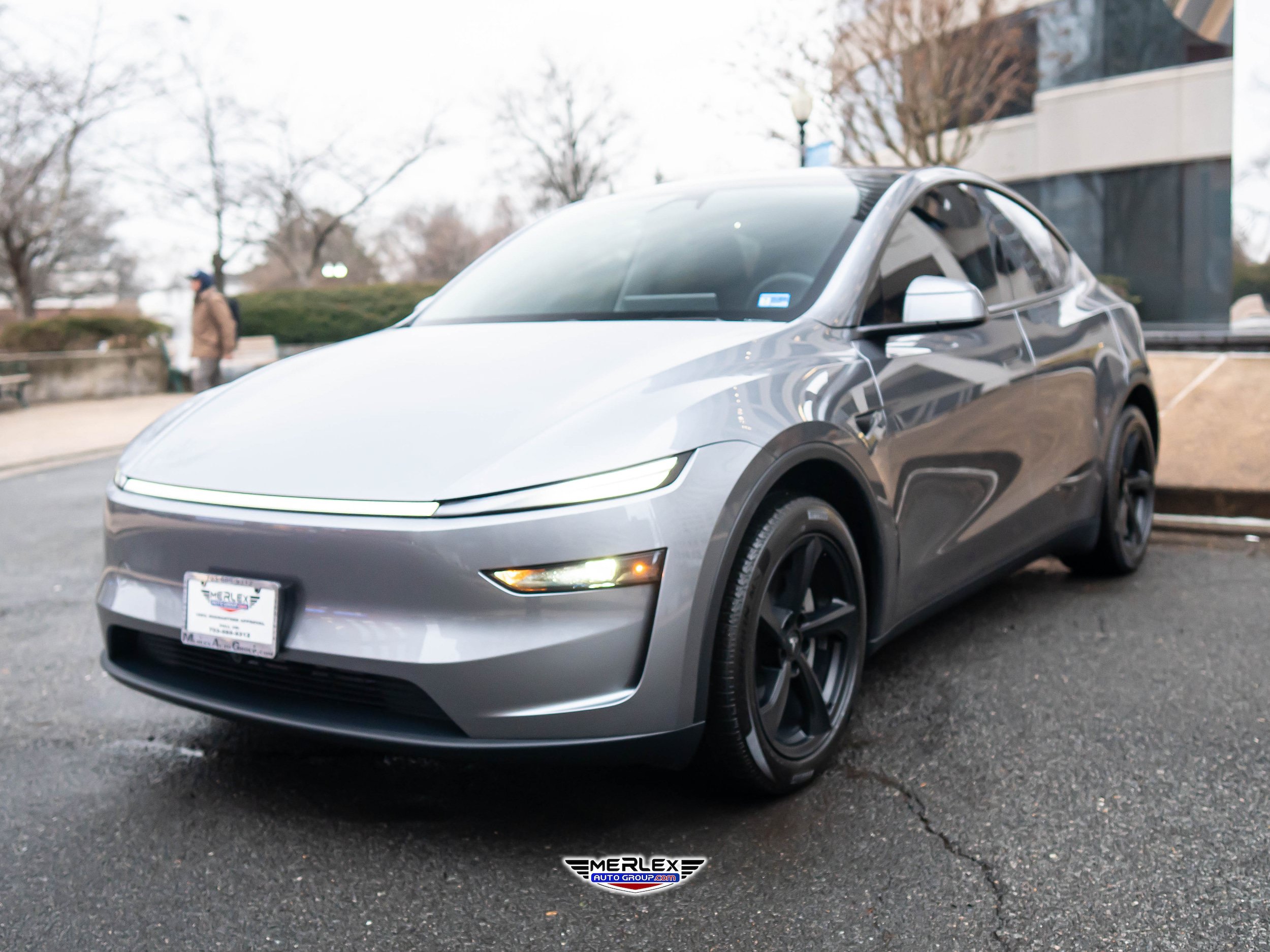 Used 2026 Tesla Model Y Long Range RWD image 3