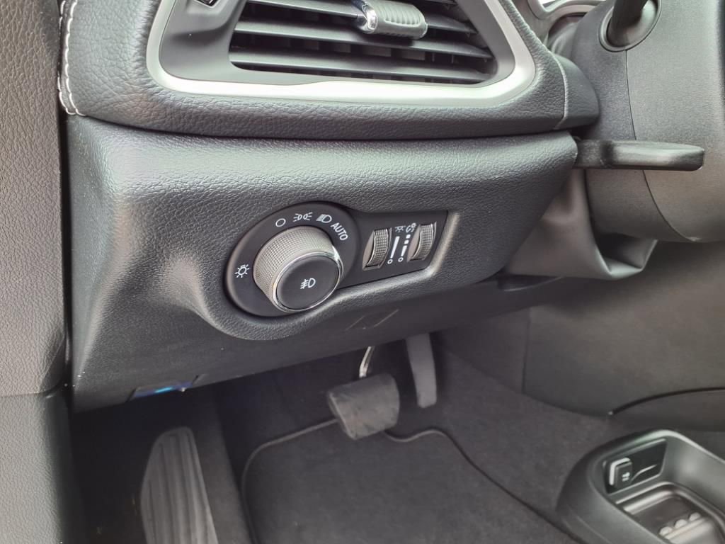 New 2026 Chrysler Pacifica Select image 11