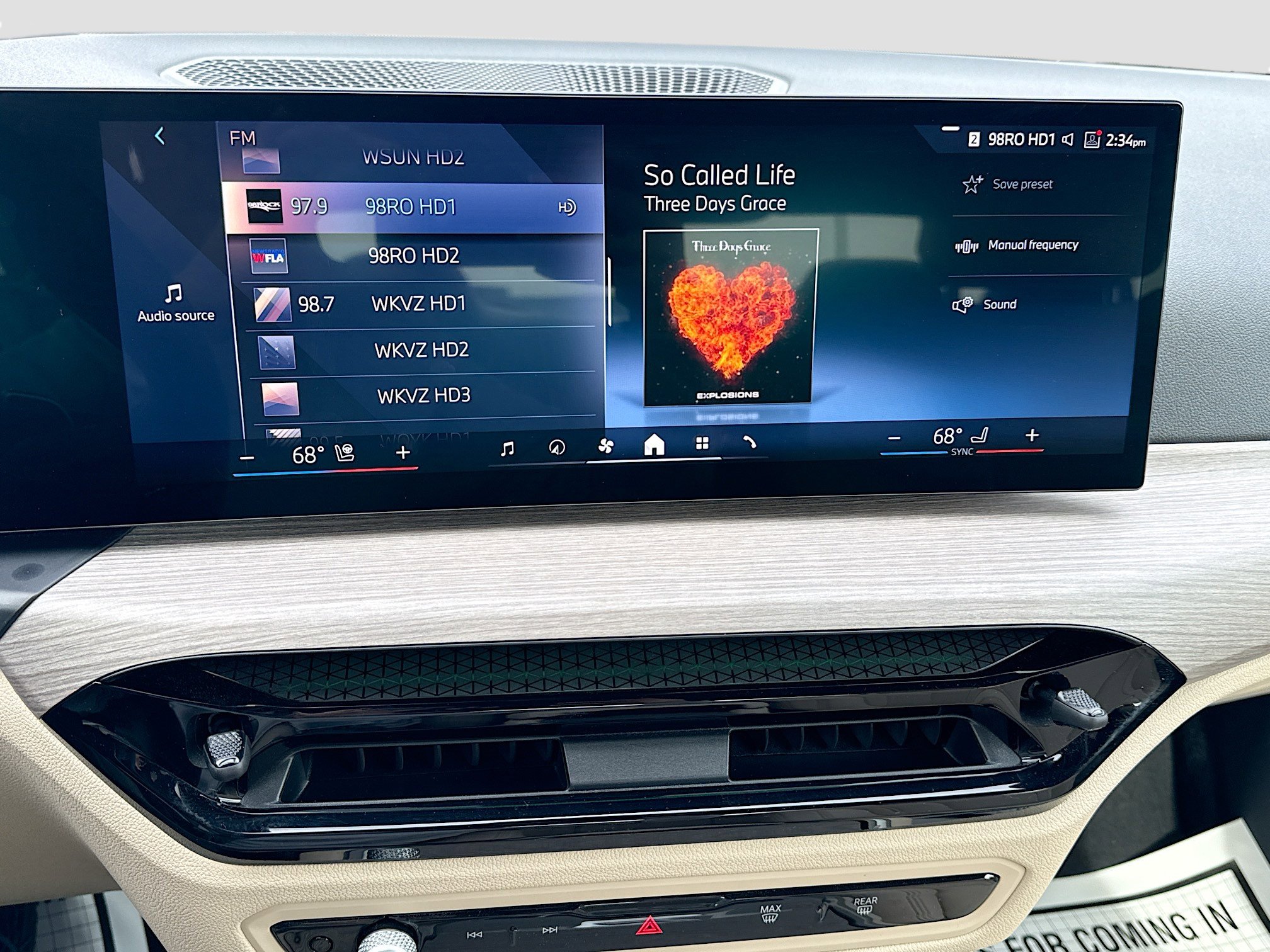 Used 2025 BMW 430i xDrive Coupe w/ Premium Package image 32