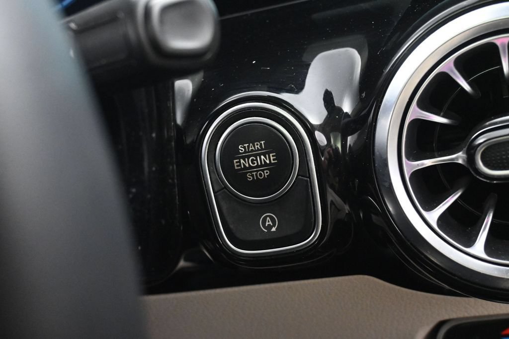 Used 2022 Mercedes-Benz GLA 250 4MATIC w/ Premium Package Lite image 45