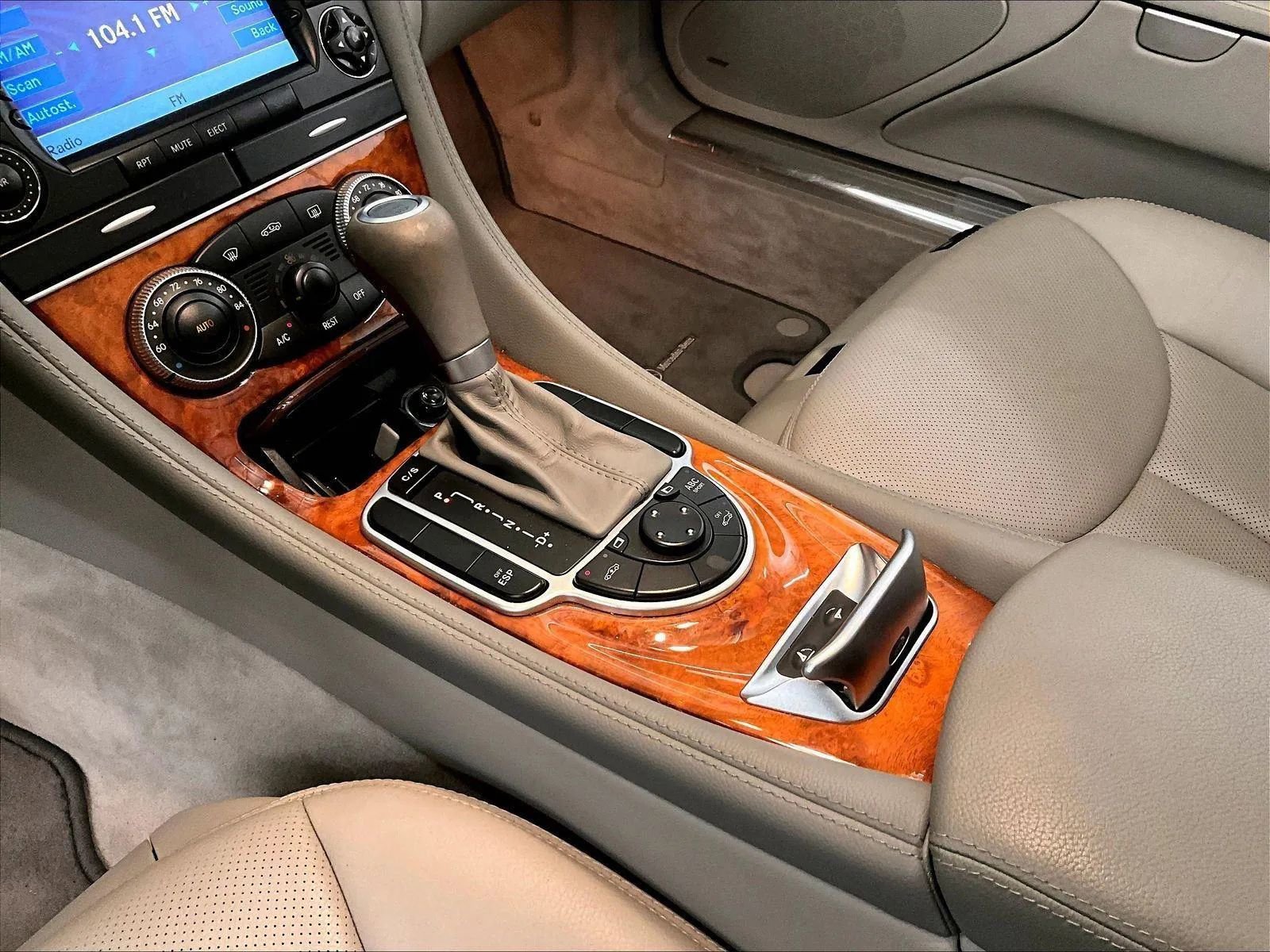 Used 2007 Mercedes-Benz SL 550 image 17