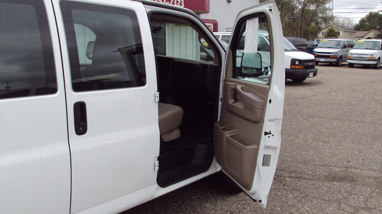 Used 2012 GMC Savana 1500 AWD image 12