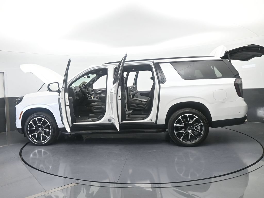 Used 2025 Chevrolet Suburban RST w/ Comfort Package RWD image 86